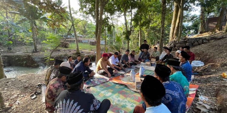 Jelang Akhir Tahun 2024, Kades Talaga Bersama Masyarakat Pers dan PHRI Pokja Gelar Tasyakuran dan Penyematan Nama Sungai Gus Ipul