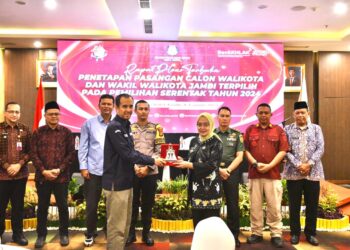 Pj Wali Kota Jambi Hadiri Pleno KPU Penetapan Wali Kota dan Wakil Wali Kota Jambi Hasil Pilkada Serentak Tahun 2024